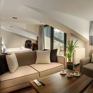 La Mia Otel